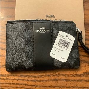 NWT Coach small zip